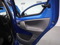 USED 2010 TOYOTA AYGO 1.0 VVT-i Blue 5dr MMT GREAT LOW MILEAGE SMALL CAR THATS CHEAP TO RUN AND LOW INSURANCE GROUP RATINGS