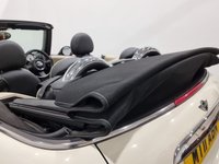 USED 2011 11 MINI CONVERTIBLE 1.6 COOPER 2d 122 BHP 5* Factory options , Striking colour combination