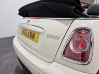 USED 2011 11 MINI CONVERTIBLE 1.6 COOPER 2d 122 BHP 5* Factory options , Striking colour combination