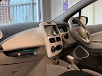 USED 2016 16 RENAULT ZOE 0.0 I EXPRESSION NAV 5d 92 BHP+OWNED BATTERY+22KWH 2 KEYS+FSH+1 OWNER FROM NEW+BATTERY OWNED+NAVIGATION SD CARD+CLIMATE+BLUETOOTH+MEDIA+USB+DAB+AUX