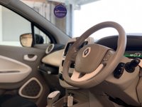 USED 2016 16 RENAULT ZOE 0.0 I EXPRESSION NAV 5d 92 BHP+OWNED BATTERY+22KWH 2 KEYS+FSH+1 OWNER FROM NEW+BATTERY OWNED+NAVIGATION SD CARD+CLIMATE+BLUETOOTH+MEDIA+USB+DAB+AUX