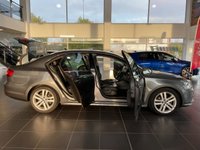 USED 2015 65 VOLKSWAGEN JETTA 2.0 GT TDI BLUEMOTION TECHNOLOGY DSG 4d 109 BHP RARE DSG WITH LEATHER & NAVIGATION
