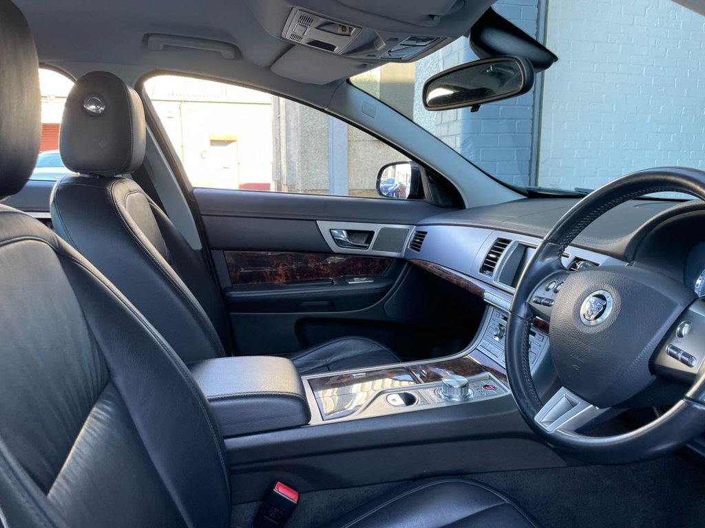 USED 2010 10 JAGUAR XF 3.0 V6 LUXURY 4d 240 BHP 
