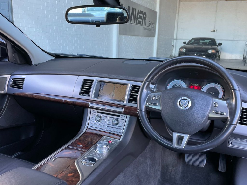 USED 2010 10 JAGUAR XF 3.0 V6 LUXURY 4d 240 BHP 