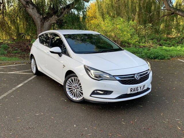 2016 16 Vauxhall Astra 1.6 ELITE NAV CDTI 5d 108 BHP
