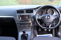 USED 2013 13 VOLKSWAGEN GOLF 1.6 SE TDI BLUEMOTION TECHNOLOGY 5d 103 BHP 