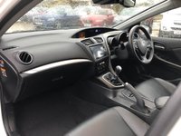 USED 2017 HONDA CIVIC 1.8 I-VTEC SR 5d 140 BHP+PANORAMIC SUNROOF+FULL LEATHER+ HISTORY+1 FORMER KEEPER+PRIVACY GLASS+NAVIGATION+CLIMATE+LEATHER SEATS+PANORAMIC ROOF+PARKING SENSORS+17"ALLOYS+MEDIA+BLUETOOTH+DAB+AUX+USB