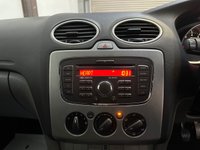 USED 2011 60 FORD FOCUS 1.6 ZETEC 5d 100 BHP Aux Input, Air Con