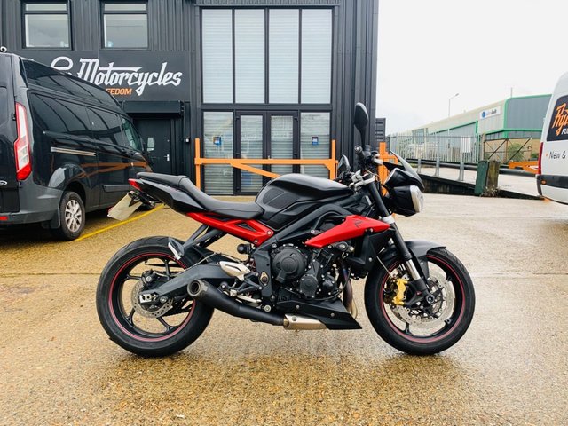 2015 65 Triumph Street Triple 675 R, ABS 