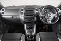 USED 2015 VOLKSWAGEN TIGUAN 2.0 TDi BlueMotion Tech R-Line 150 5dr [NAV] +FULL SERVICE HISTORY+2 KEYS+