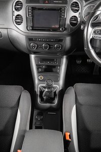 USED 2015 VOLKSWAGEN TIGUAN 2.0 TDi BlueMotion Tech R-Line 150 5dr [NAV] +FULL SERVICE HISTORY+2 KEYS+