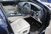 USED 2019 69 JAGUAR XJ 3.0 D V6 50TH ANNIVERSARY 4d 297 BHP GENUINE MILEAGE FULL SERVICE