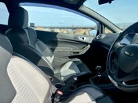 USED 2015 15 FORD FIESTA 1.6 ST-2 3d 180 BHP 