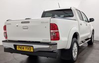 USED 2014 14 TOYOTA HI-LUX 3.0 INVINCIBLE 4X4 D-4D DCB 169 BHP Striking Pure White, Full black leather interior