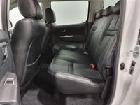 USED 2014 14 TOYOTA HI-LUX 3.0 INVINCIBLE 4X4 D-4D DCB 169 BHP Striking Pure White, Full black leather interior