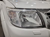USED 2014 14 TOYOTA HI-LUX 3.0 INVINCIBLE 4X4 D-4D DCB 169 BHP Striking Pure White, Full black leather interior