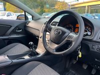 USED 2011 11 TOYOTA AVENSIS 2.0 TR D-4D  5d 125 BHP SAT NAV + CRUISE CONTROL + REVERSE CAMERA