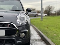USED 2017 66 MINI HATCH COOPER 2.0 Cooper S 3dr (JCW Chili Pack / Panoramic Sunroof) JCT Kit Black Alloys Roof & Mirrors