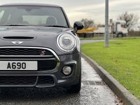 USED 2017 66 MINI HATCH COOPER 2.0 Cooper S 3dr (JCW Chili Pack / Panoramic Sunroof) JCT Kit Black Alloys Roof & Mirrors