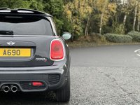 USED 2017 66 MINI HATCH COOPER 2.0 Cooper S 3dr (JCW Chili Pack / Panoramic Sunroof) JCT Kit Black Alloys Roof & Mirrors