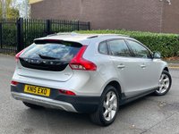 USED 2015 15 VOLVO V40 1.6 D2 CROSS COUNTRY LUX NAV 5d 113 BHP 