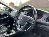 USED 2015 15 VOLVO V40 1.6 D2 CROSS COUNTRY LUX NAV 5d 113 BHP 