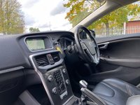 USED 2015 15 VOLVO V40 1.6 D2 CROSS COUNTRY LUX NAV 5d 113 BHP 