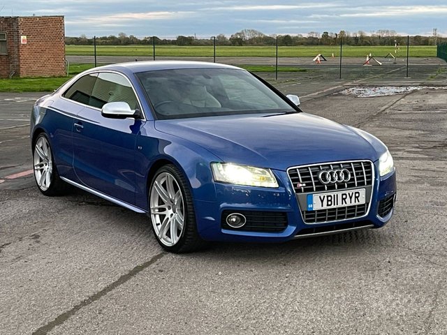 2011 11 Audi A5 4.2 S5 FSI QUATTRO 3d 354 BHP