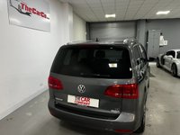 USED 2015 64 VOLKSWAGEN TOURAN 1.6 SE TDI BLUEMOTION TECHNOLOGY 5d 103 BHP * PARK SENSORS * ALLOYS *  PRIVACY * AIR CON * 7 SEATS *
