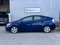 USED 2013 63 TOYOTA PRIUS 1.8 T SPIRIT VVT-I  5d 99 BHP FULL SERVICE HISTORY + HEADS UP DISPLAY + SAT NAV + REAR CAMERA