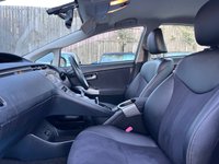 USED 2013 63 TOYOTA PRIUS 1.8 T SPIRIT VVT-I  5d 99 BHP FULL SERVICE HISTORY + HEADS UP DISPLAY + SAT NAV + REAR CAMERA