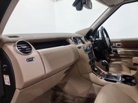 USED 2010 10 LAND ROVER DISCOVERY 3.0 4 TDV6 HSE 5d 245 BHP Striking Zermatt Slver