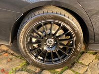 USED 2018 68 MERCEDES-BENZ E-CLASS 3.0 E 350 D 4MATIC AMG LINE PREMIUM 4d 255 BHP STUNNING HUGE SPEC 2018/68reg MERCEDES E-350 3.0 DIESEL V6 AMG-LINE PREMIUM 4DR - 4-MATIC - 9G-TRONIC AUTO BOX WITH PADDLE SHIFT - HEATED 1/2 LEATHER ALCANTARA - COMMAND HDD NAVIGATION - AMBIENT LIGHTING - PARK ASSIST - APPLE CAR PLAY PLUS LOTS LOTS MORE !!!!!  1 FORMER KEEPER - FULL SERVICE HISTORY