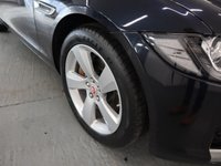 USED 2015 65 JAGUAR XF 2.0 PORTFOLIO 4d 177 BHP Celestial Black Pearl WITH IVORY LEATHER TRIM AND FULLY LOADED