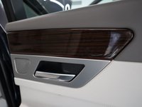 USED 2015 65 JAGUAR XF 2.0 PORTFOLIO 4d 177 BHP Celestial Black Pearl WITH IVORY LEATHER TRIM AND FULLY LOADED