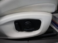 USED 2015 65 JAGUAR XF 2.0 PORTFOLIO 4d 177 BHP Celestial Black Pearl WITH IVORY LEATHER TRIM AND FULLY LOADED