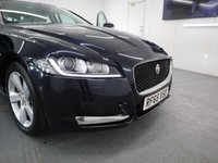 USED 2015 65 JAGUAR XF 2.0 PORTFOLIO 4d 177 BHP Celestial Black Pearl WITH IVORY LEATHER TRIM AND FULLY LOADED