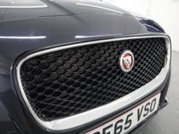 USED 2015 65 JAGUAR XF 2.0 PORTFOLIO 4d 177 BHP Celestial Black Pearl WITH IVORY LEATHER TRIM AND FULLY LOADED