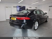 USED 2015 65 JAGUAR XF 2.0 PORTFOLIO 4d 177 BHP Celestial Black Pearl WITH IVORY LEATHER TRIM AND FULLY LOADED