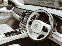 USED 2017 17 VOLVO XC90 2.0 D5 POWERPULSE MOMENTUM AWD 5d 231 BHP Heated Steering Wheel Electric Boot