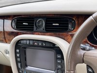USED 2022 53 JAGUAR XJ8 V8 