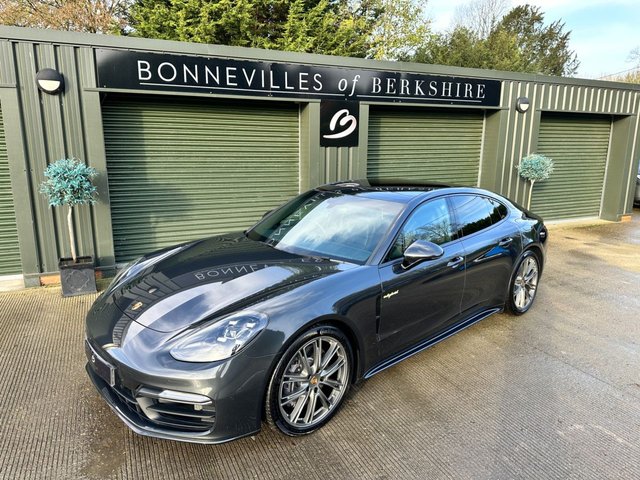2018 67 Porsche Panamera 2.9 4 E-HYBRID 5d 456 BHP