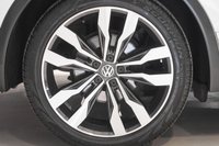 USED 2017 17 VOLKSWAGEN TIGUAN 2.0 R LINE TDI BMT 5d 148 BHP +HEATEDSEATS+APPLECARPLAY+DIGDASH+