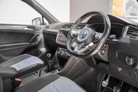 USED 2017 17 VOLKSWAGEN TIGUAN 2.0 R LINE TDI BMT 5d 148 BHP +HEATEDSEATS+APPLECARPLAY+DIGDASH+
