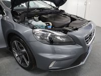 USED 2015 64 VOLVO V40 2.0 D4 R-DESIGN LUX NAV 5d 187 BHP LOADS OF FACTORY EXTRAS