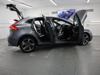 USED 2015 64 VOLVO V40 2.0 D4 R-DESIGN LUX NAV 5d 187 BHP LOADS OF FACTORY EXTRAS