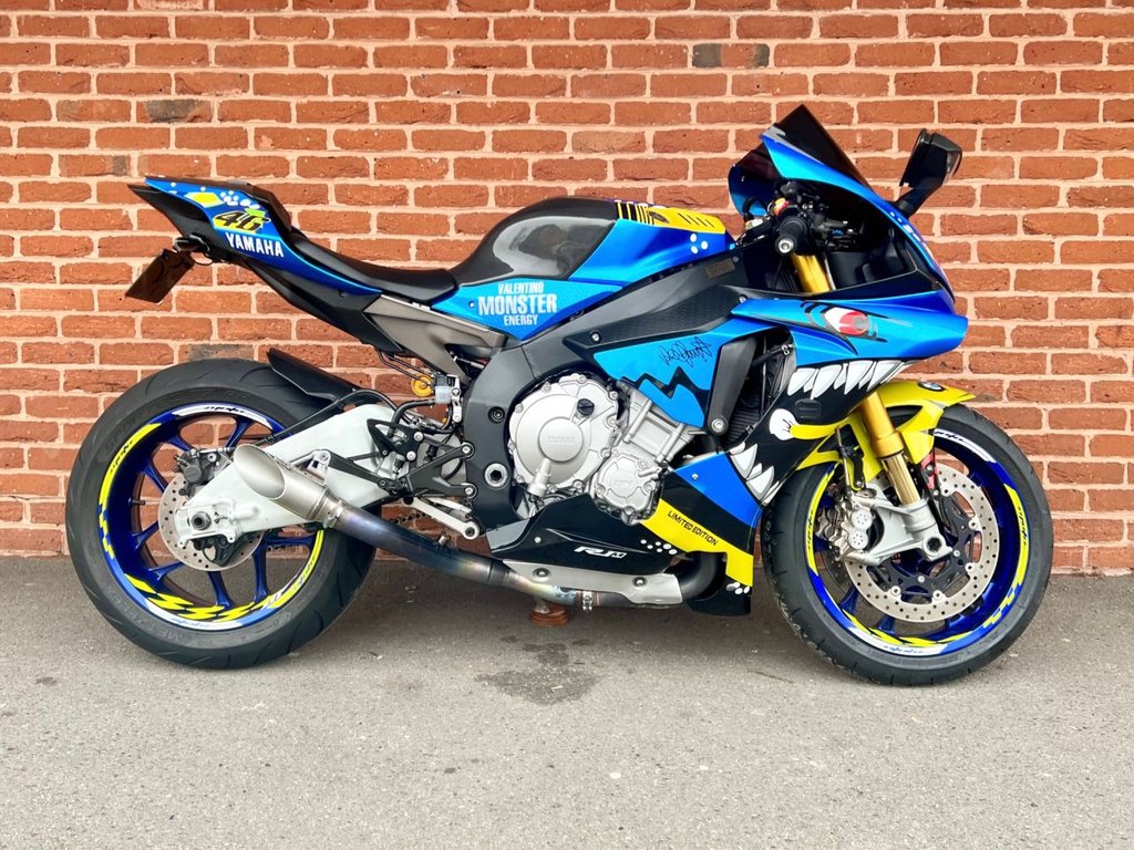 USED 2015 15 YAMAHA R1M YZF // R1M 15 // 1000cc // AGV Rossi Shark Edition // Px swap 
