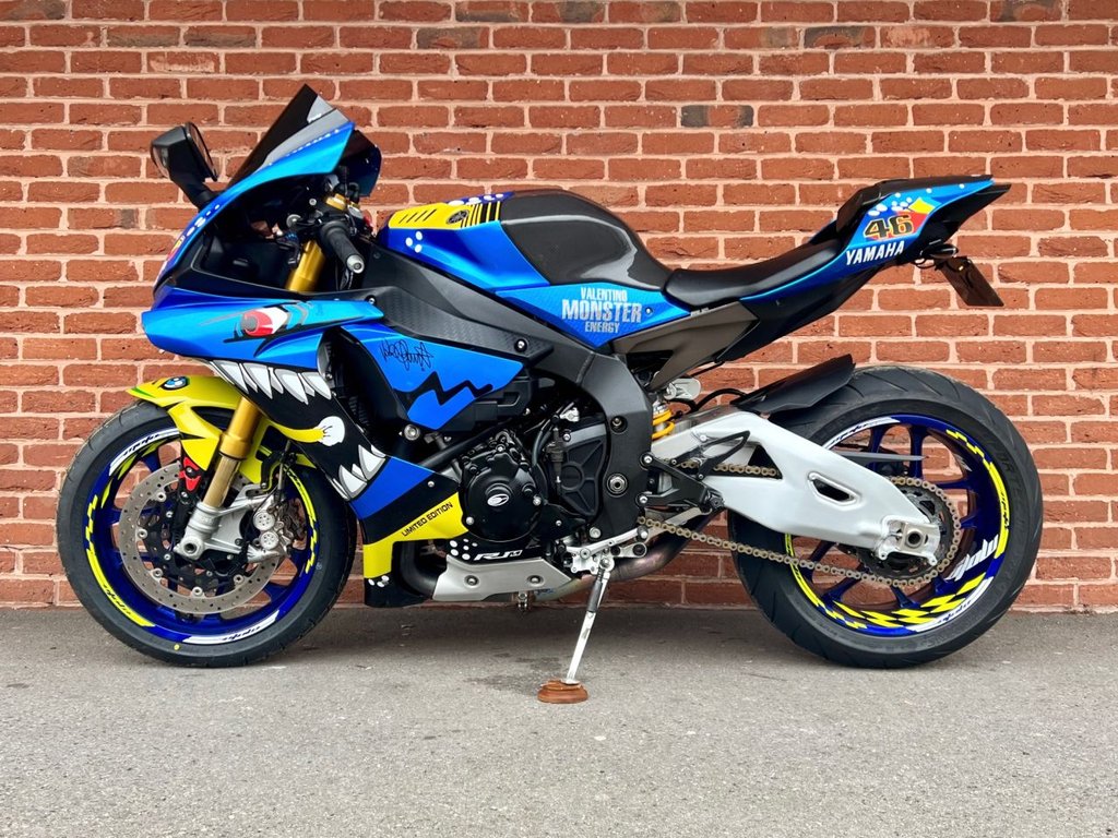 USED 2015 15 YAMAHA R1M YZF // R1M 15 // 1000cc // AGV Rossi Shark Edition // Px swap 
