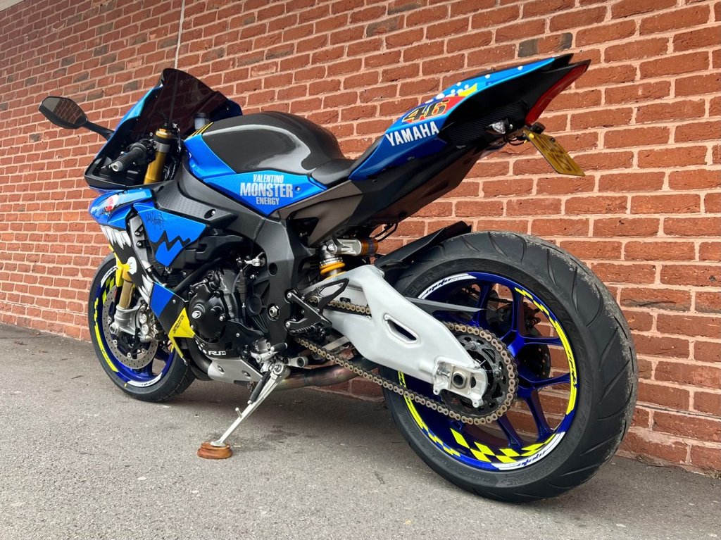 USED 2015 15 YAMAHA R1M YZF // R1M 15 // 1000cc // AGV Rossi Shark Edition // Px swap 