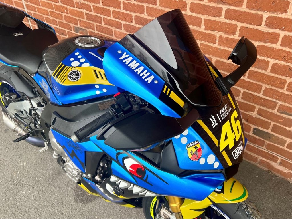 USED 2015 15 YAMAHA R1M YZF // R1M 15 // 1000cc // AGV Rossi Shark Edition // Px swap 
